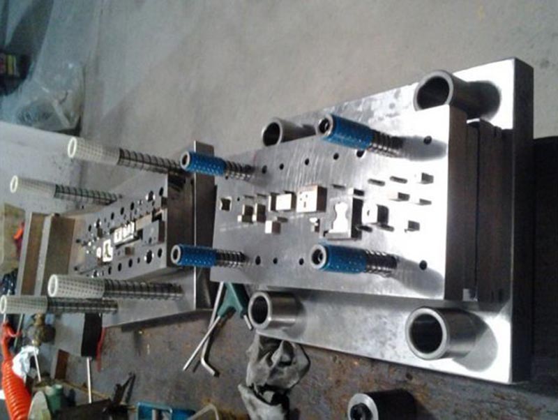 刚察模具制造-12