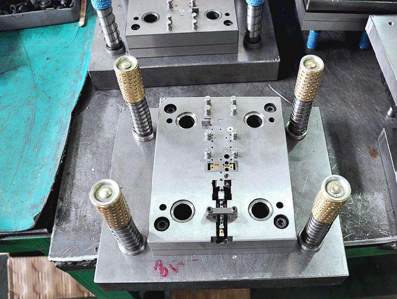 刚察模具制造-01